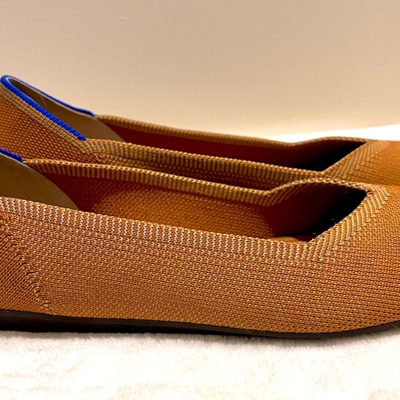 Rothy’s Women’s The Flat Round Toe Fawn with Blue Trim Shoe 8.5 - Picture 3 of 8